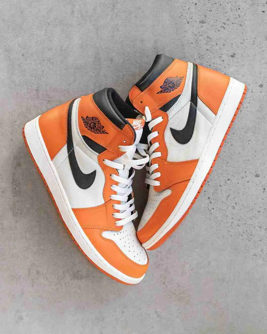 Air Jordan 1 Retro High OG 'Shattered Backboard Away' 555088-113 Air Jordan 1 Retro High OG 'Shattered Backboard Away' 555088-113